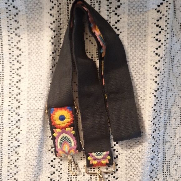 Embroidered Floral Strap - Multicolor - Picture 4 of 8